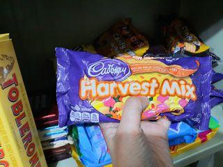 Cadbury Harvest Mix