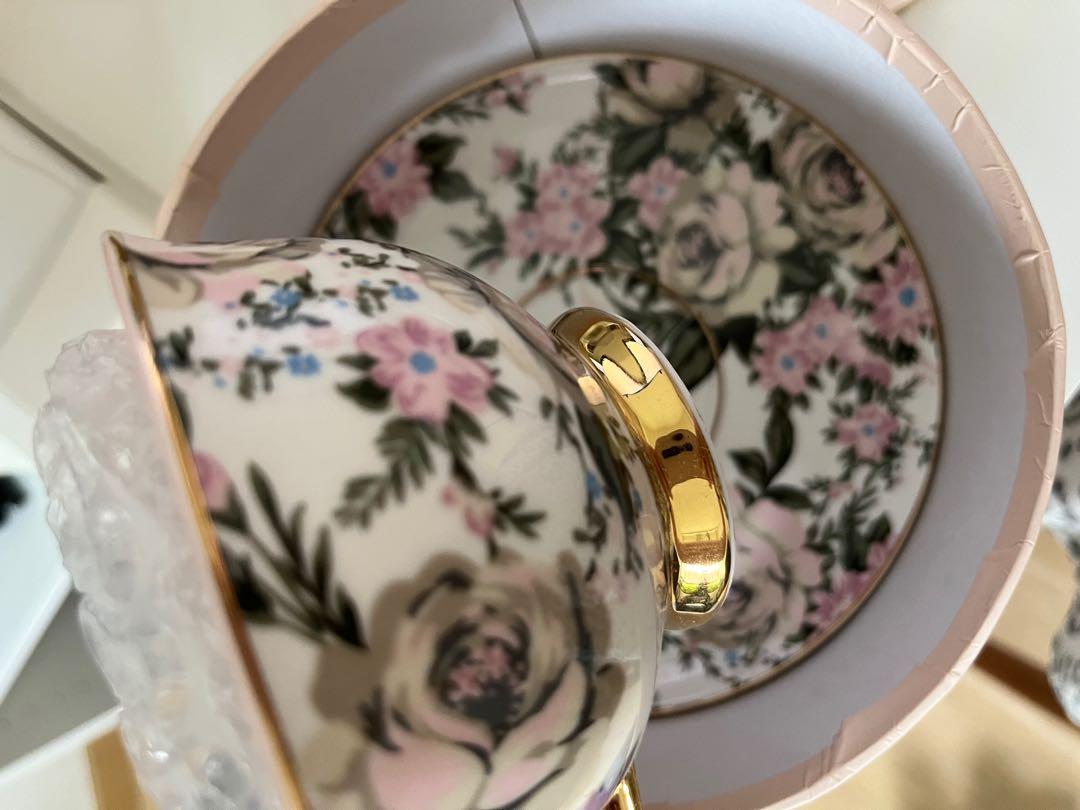 Cristina Re tea cup and saucer 24CT gold trimmed, Furniture & Home