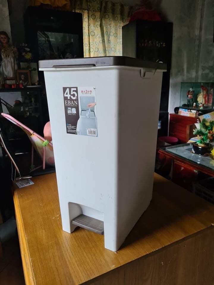 Eban Kitchen Pedal Pail, Furniture & Home Living, Cleaning & Homecare