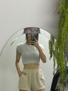 (Category: ) located in . Submitted by taetae_wardrobe (Listing ID 1140014982, Image 1). Description: .