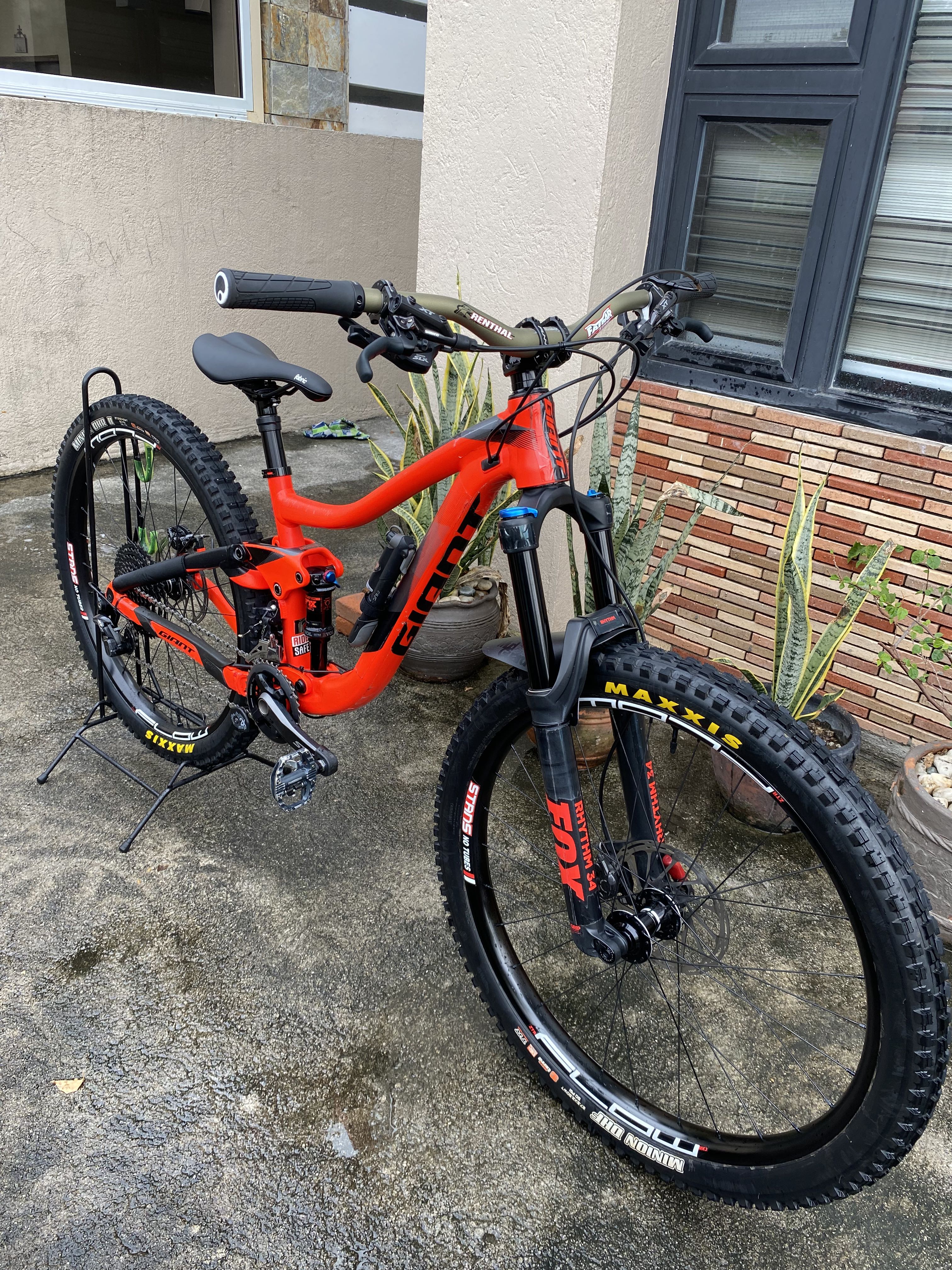 Giant trance 2 red deals