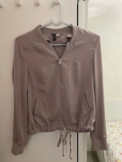 （分類：）位於 。 由 malyonc 提交（商品編號 1139895134，圖片 1）。簡介： 。