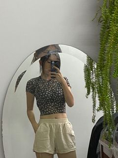 (Category: ) located in . Submitted by taetae_wardrobe (Listing ID 1140013672, Image 1). Description: .