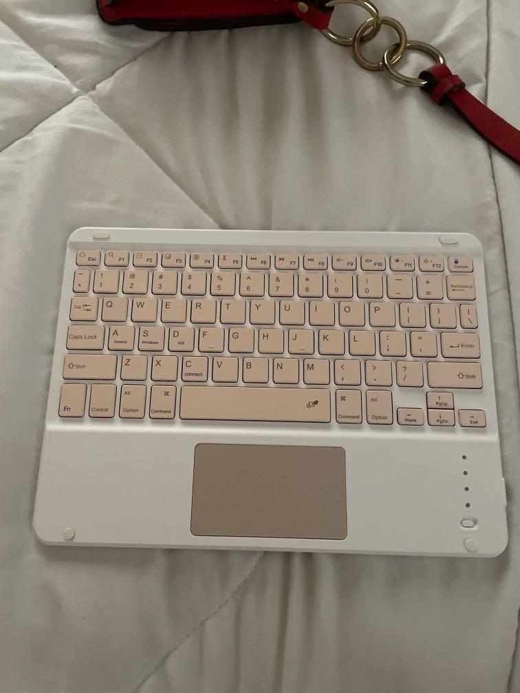 iPad Bluetooth Keyboard (Category: Computer Keyboard) located in Quezon City. Submitted by ncs.preloved (Listing ID 1139879766, Image 1). Description: RFS: I dont use it .