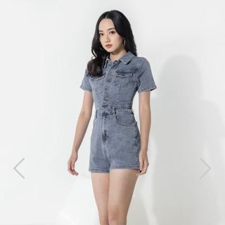 (Category: ) located in . Submitted by cloudzcloset (Listing ID 1139937468, Image 1). Description: .