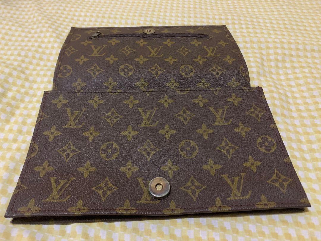 Vintage Louis Vuitton monogram envelope style document portfolio bag. –  eNdApPi ***where you can find your favorite designer vintages..authentic,  affordable, and lovable.