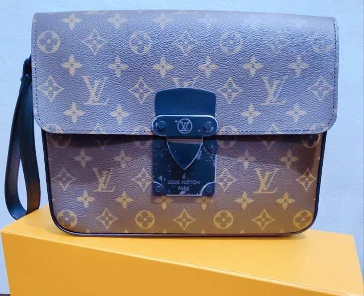 Louis Vuitton Exclusive digital prelaunch - s lock a4 pouch