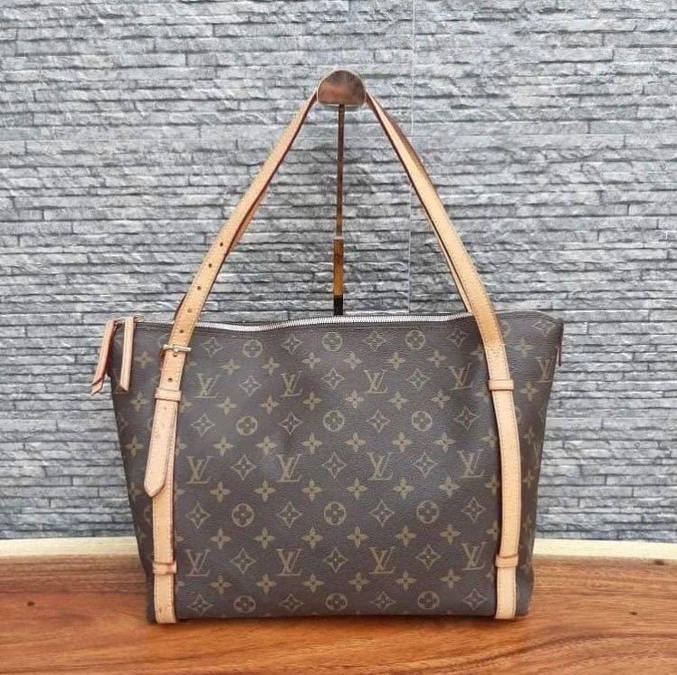 Louis Vuitton Metis Monogram 2Way Shoulder Bag M40781 Authentic, Luxury,  Bags & Wallets on Carousell