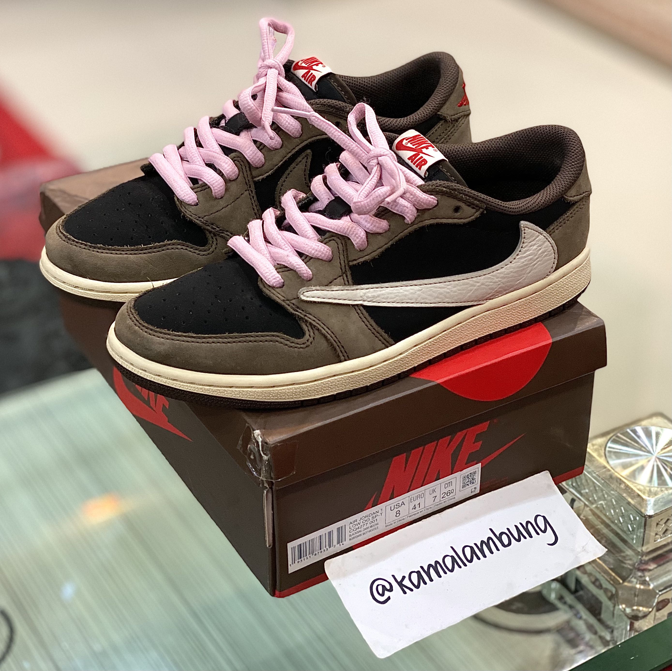Travis scott jordan outlet 1 low pink laces