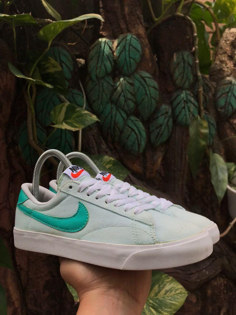nike tennis classic low