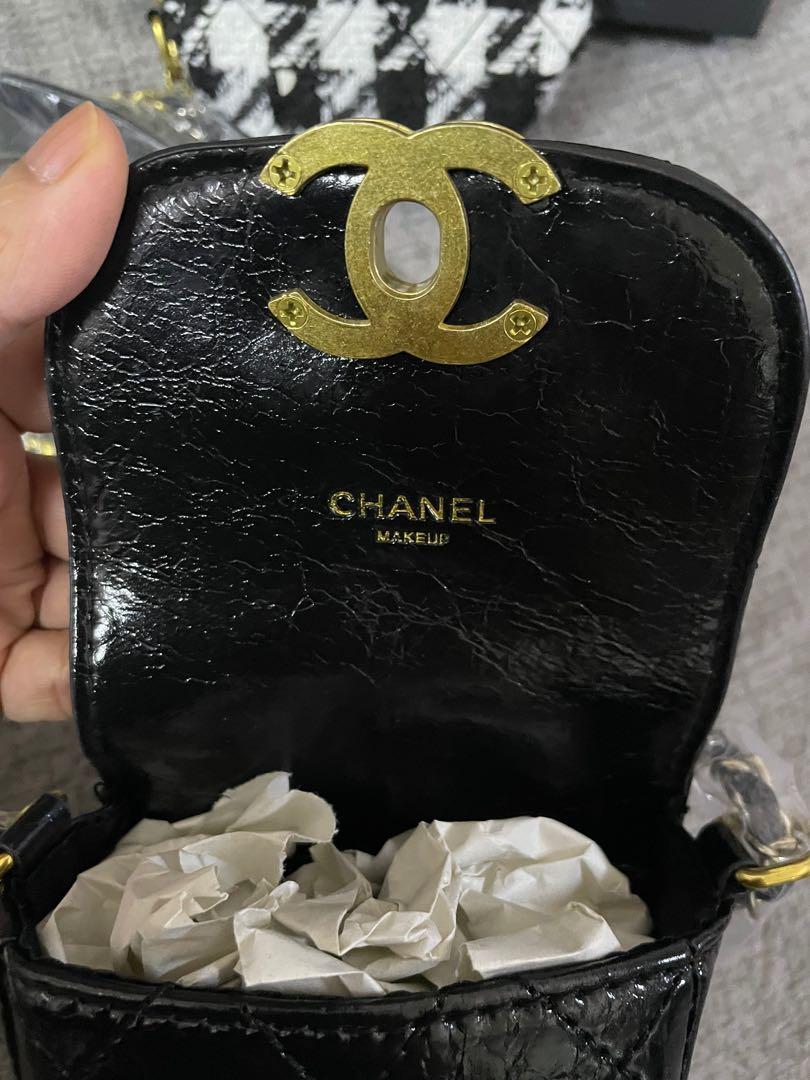 Chanel VIP gift 2 in 1 sling mobile phone bag, Luxury, Bags & Wallets on  Carousell