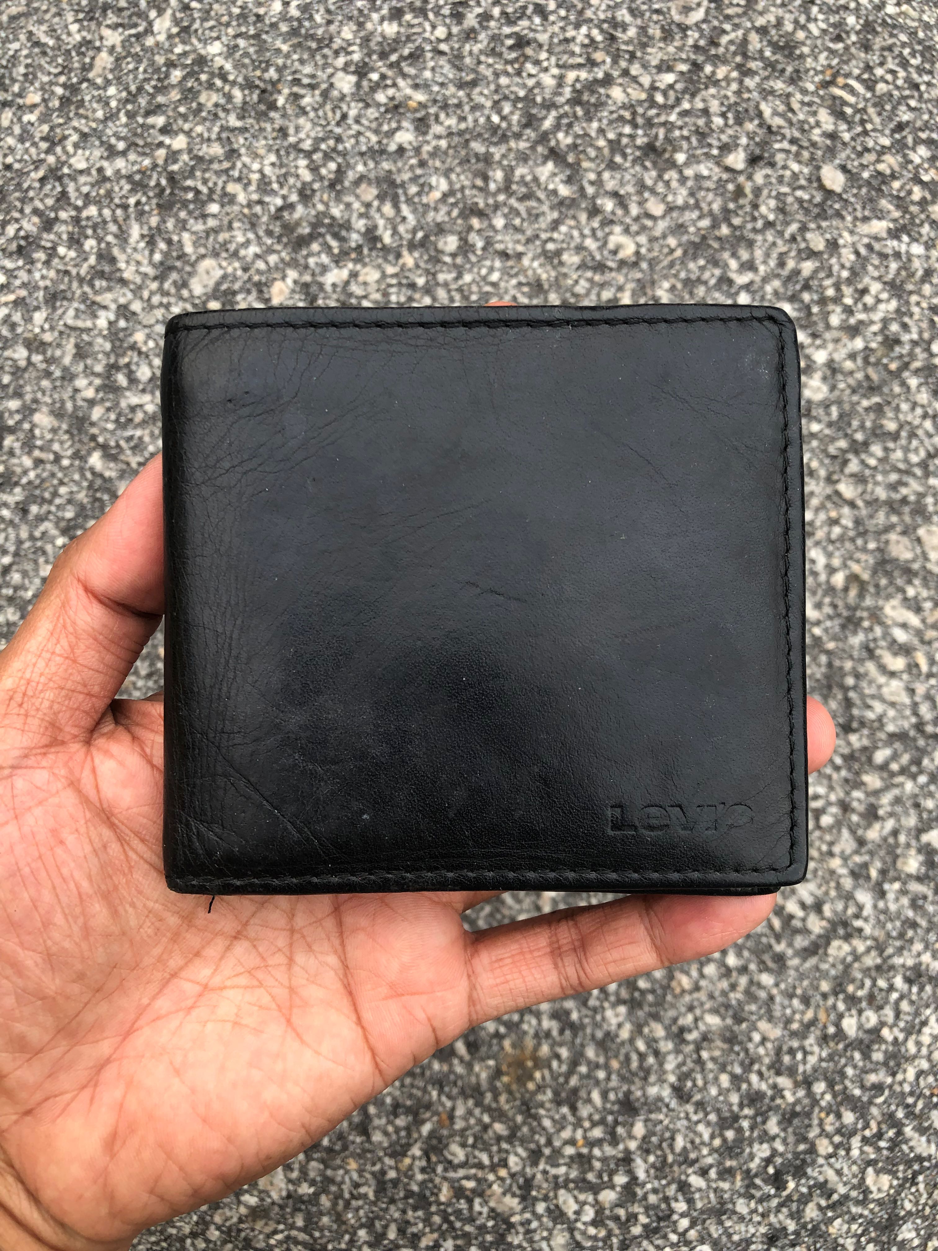 Original Levi's leather wallet, Men's Fashion, Watches & Accessories,  Wallets & Card Holders on Carousell