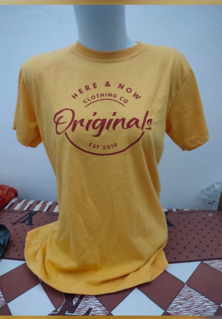 T-shirt yellow, Fesyen Wanita, Pakaian 