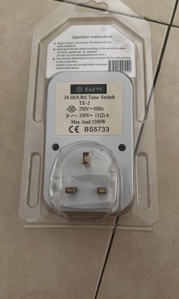 24 Hour programme Timer (Category: Other Home Appliances) located in Singapore. Submitted by ssyytt (Listing ID 1140101998, Image 2). Description: .