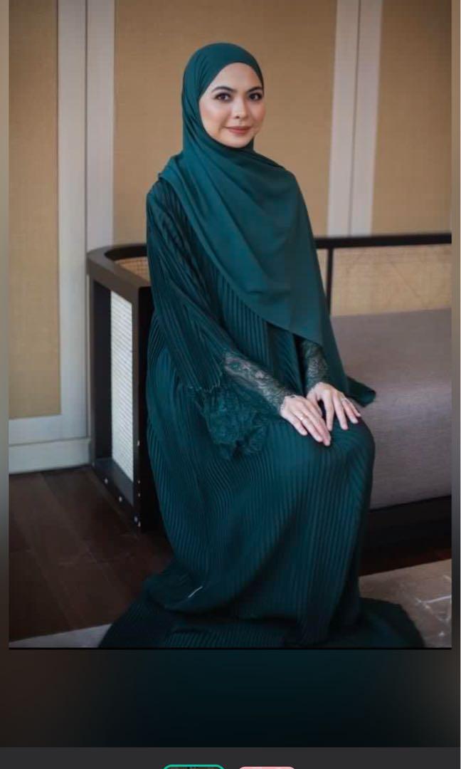 Emerald abayas hotsell