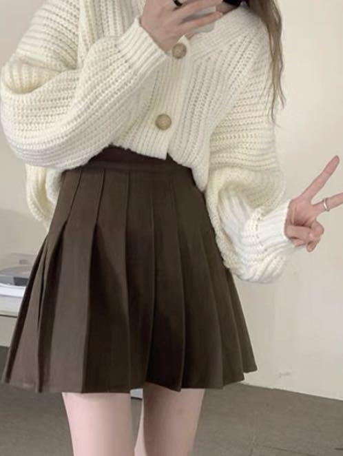 brown tennis skirt outfit