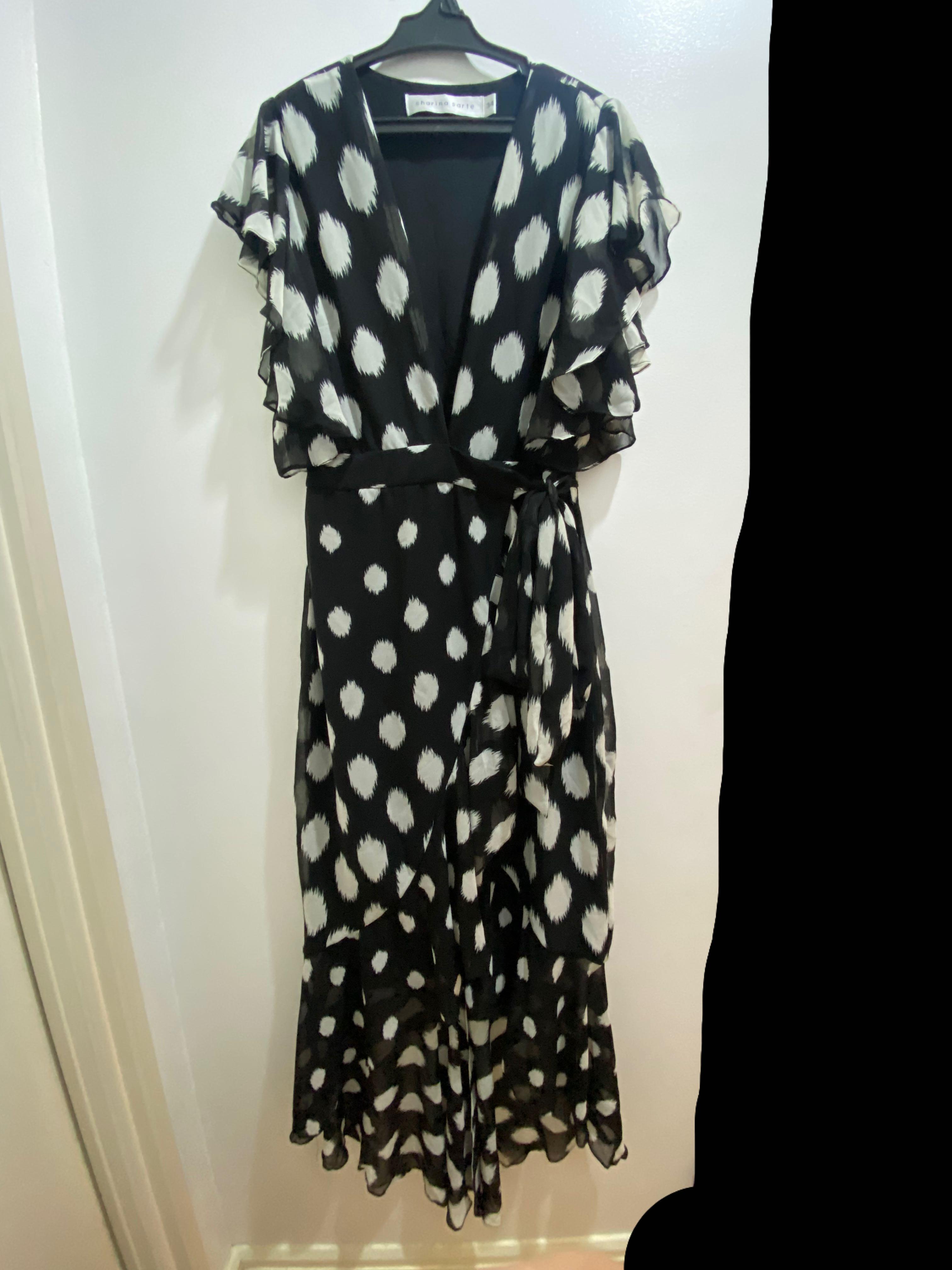 Charina Sarte dress (Category: Evening dresses & gowns) located in Makati City. Submitted by thegarmentcloud (Listing ID 1140192602, Image 1). Description: Authentic Charina Sarte long dress Size 34, used 1x, in perfect condition Please see final photo for reference (when worn) My dimensions: waist 26-27, bust 33 ALL SALES ARE FINAL, NON REFUNDABLE.