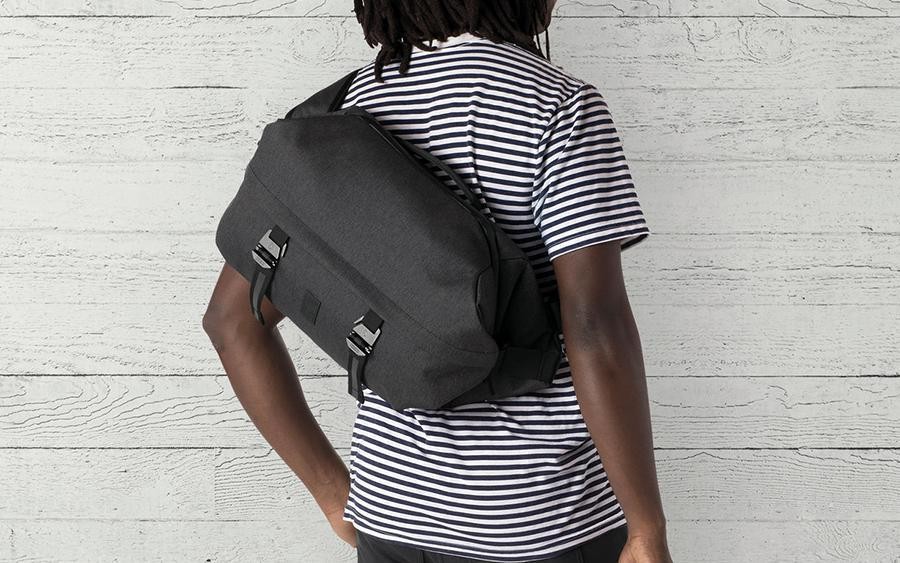 Chrome industries Vale Men s Fashion Bags Sling Bags on Carousell
