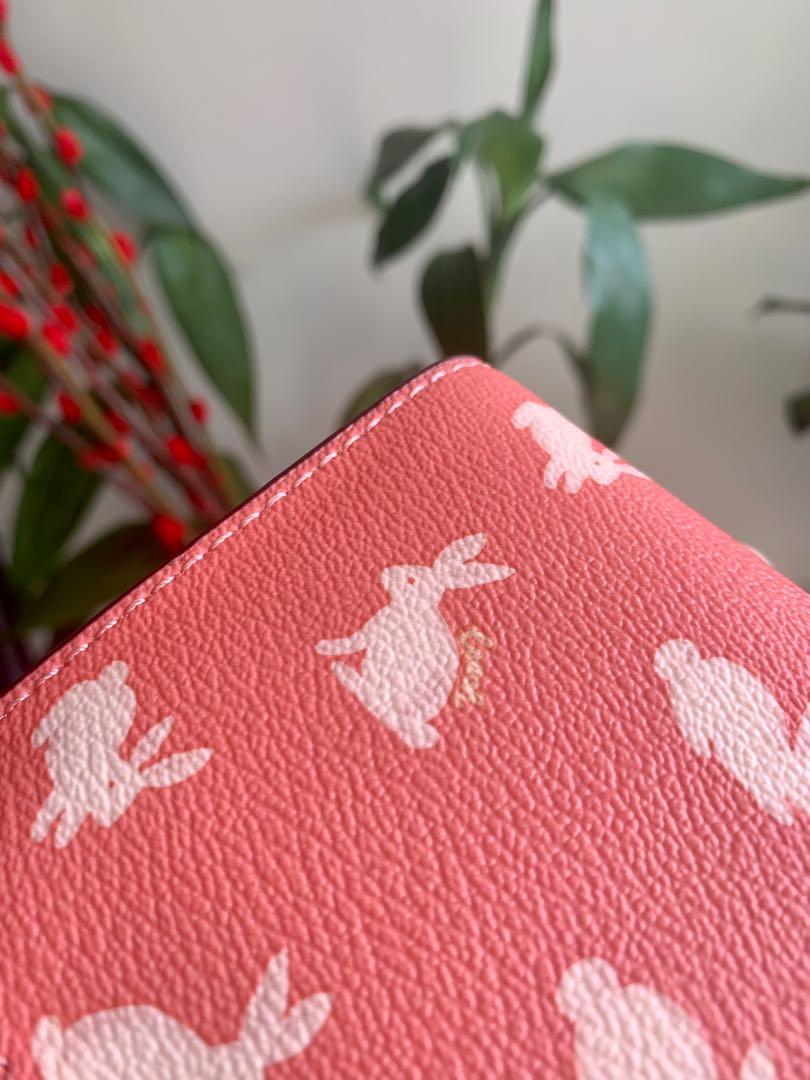 Snap card case hotsell with bunny script print