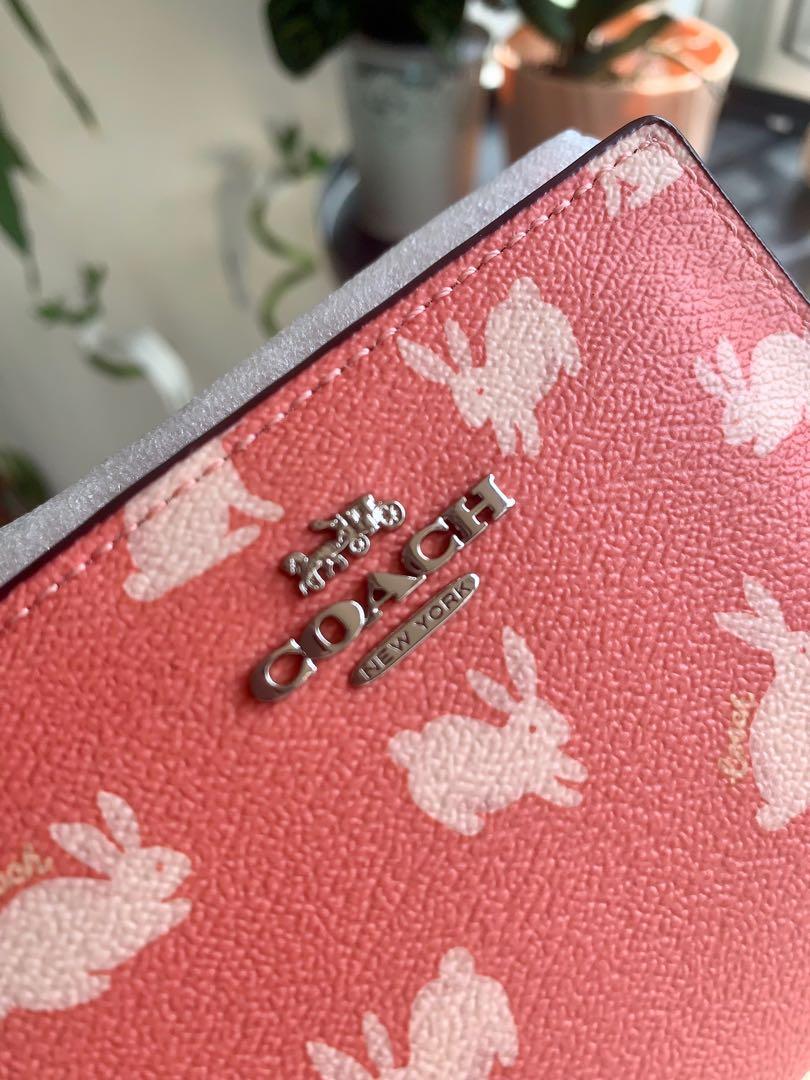 COACH 91200 Snap card case with bunny script print sf or pick up