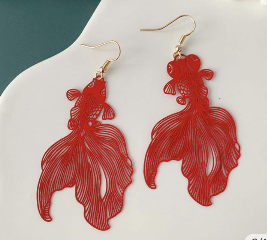 Goldfish earrings top