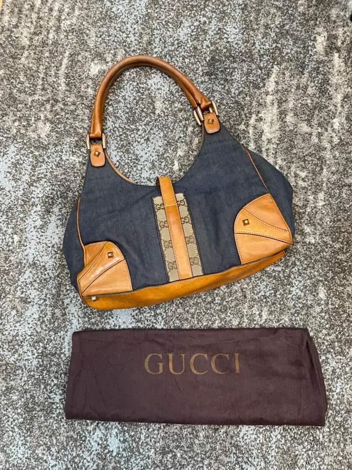 Gucci Baguette (Category: Luxury Bags & Wallets) located in Butuan. Submitted by jen_pre (Listing ID 1140076678, Image 1). Description: .