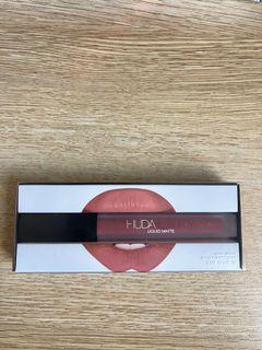 Huda Beauty Liquid Matte Lipstick - Bombshell