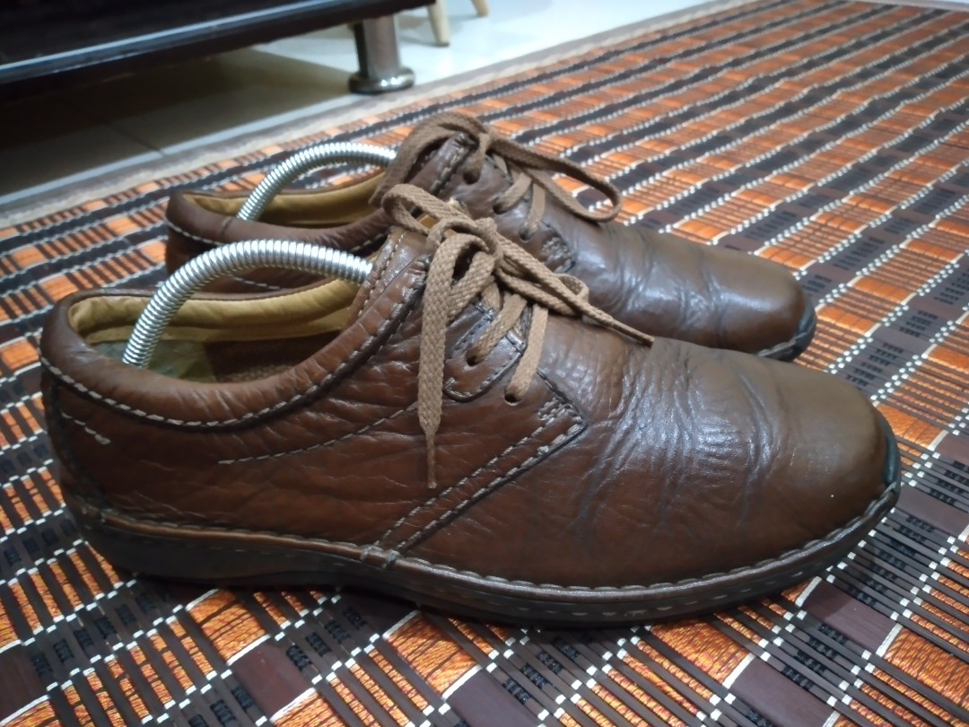 Clarks soft sales tread shoes