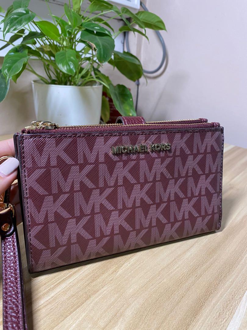 Michael kors deals burgundy wristlet