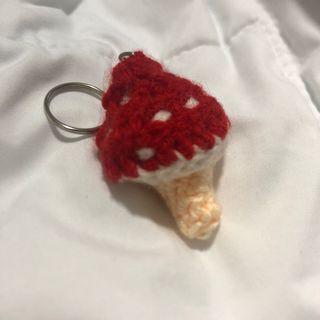 mushroom crochet / amigurumi keychain