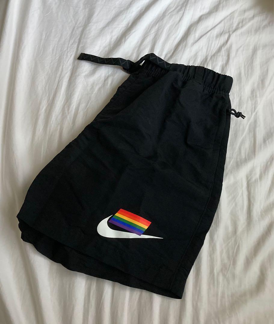 Nike betrue woven store shorts