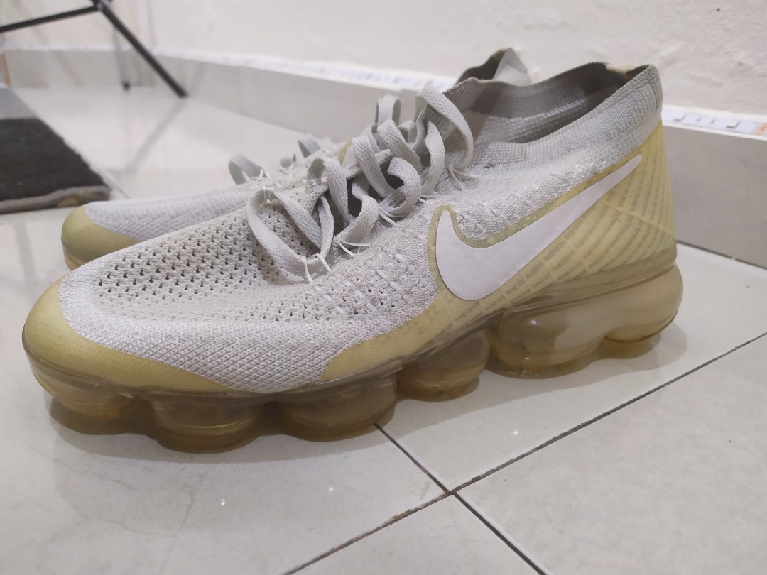 Nike vapormax sales cream and gold