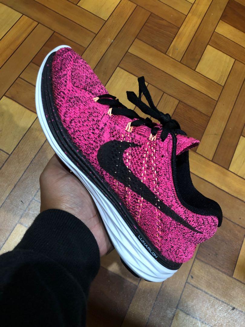 Herdenkings Geaccepteerd oor Nike Flyknit Lunar 3 Running Shoes Pink/Black(23.5 cm), Women's Fashion,  Footwear, Sneakers on Carousell