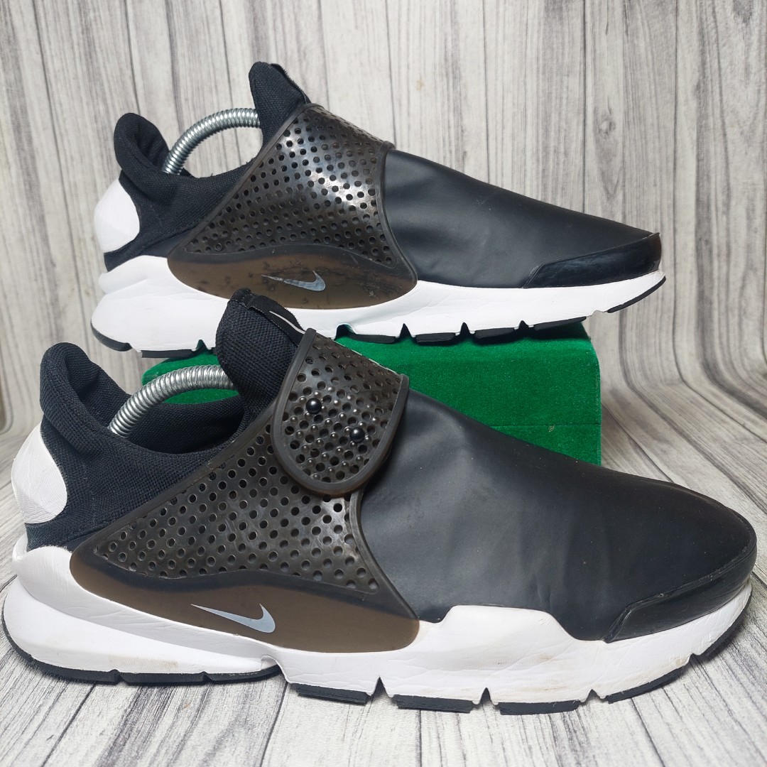 Nike sock deals dart harga