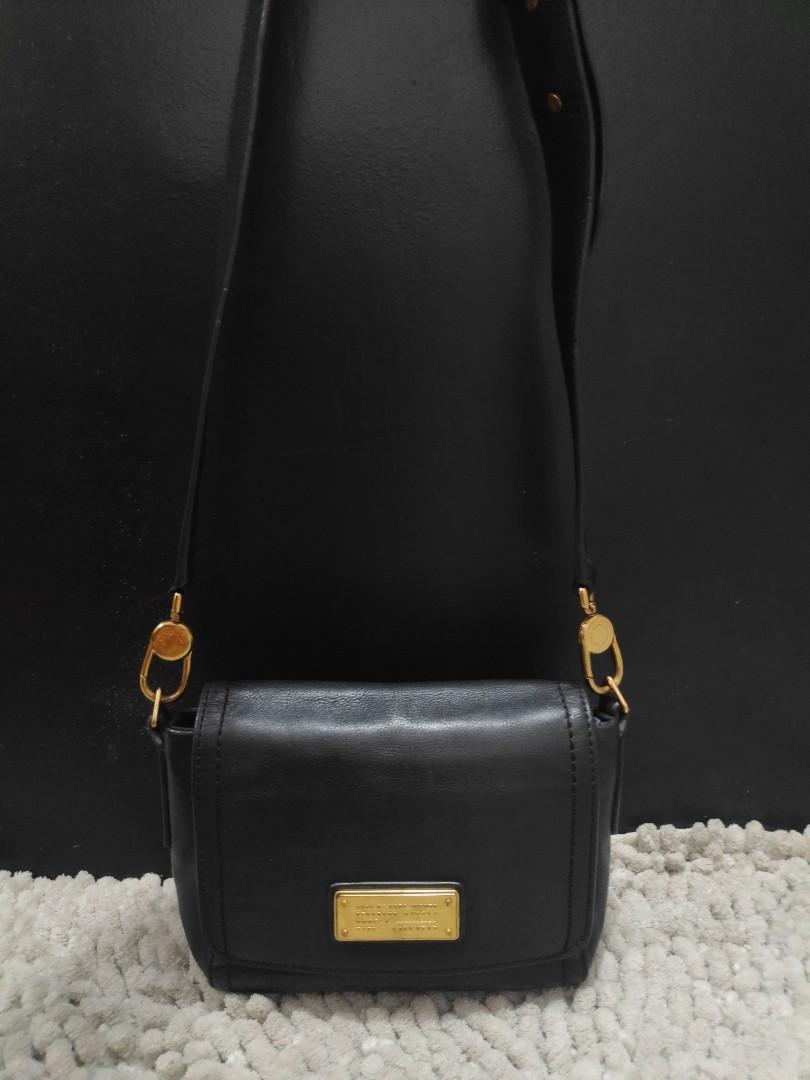 Original marc Jacobs Sling Bag, Luxury, Bags & Wallets on Carousell