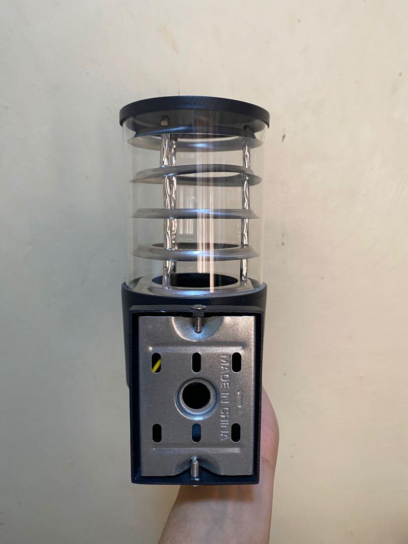 OUTDOOR WALL MOUNTED LIGHTING FIXTURE (Category: Lighting) located in San Pedro. Submitted by gnbpreloved (Listing ID 1140056046, Image 3). Description: LED LIGHTING FIXTURE Outdoor wall mount RFS: Excess supply (1pc left) Flaws: May konting dent Height: 19cm Diameter: 4knches NOTE: Bulb not included.