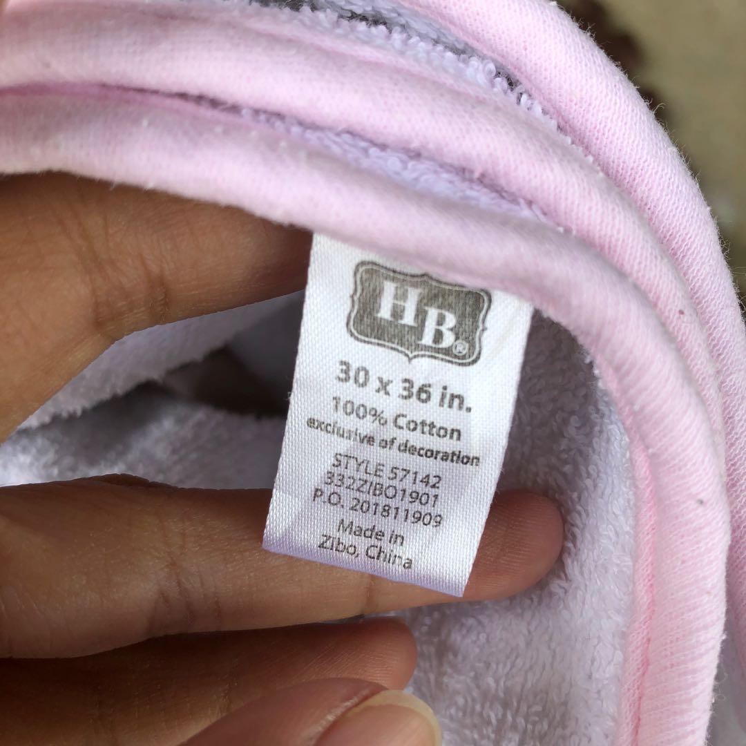 Receiving blanket/Hooded towel (Category: Other Baby Bathing & Changing Needs) located in Cabiao. Submitted by MomAndBabyCorner (Listing ID 1140182956, Image 3). Description: Receiveing Blanket Brand: Hudson Baby 100% cotton (towel fabric) 30"x36" Excellent Used Condition PHP 230 .
