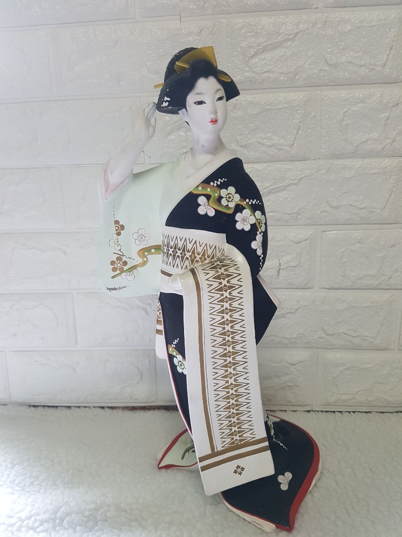 RESIN JAPAN FIGURINE, Hobbies & Toys, Memorabilia & Collectibles, Vintage Collectibles on Carousell