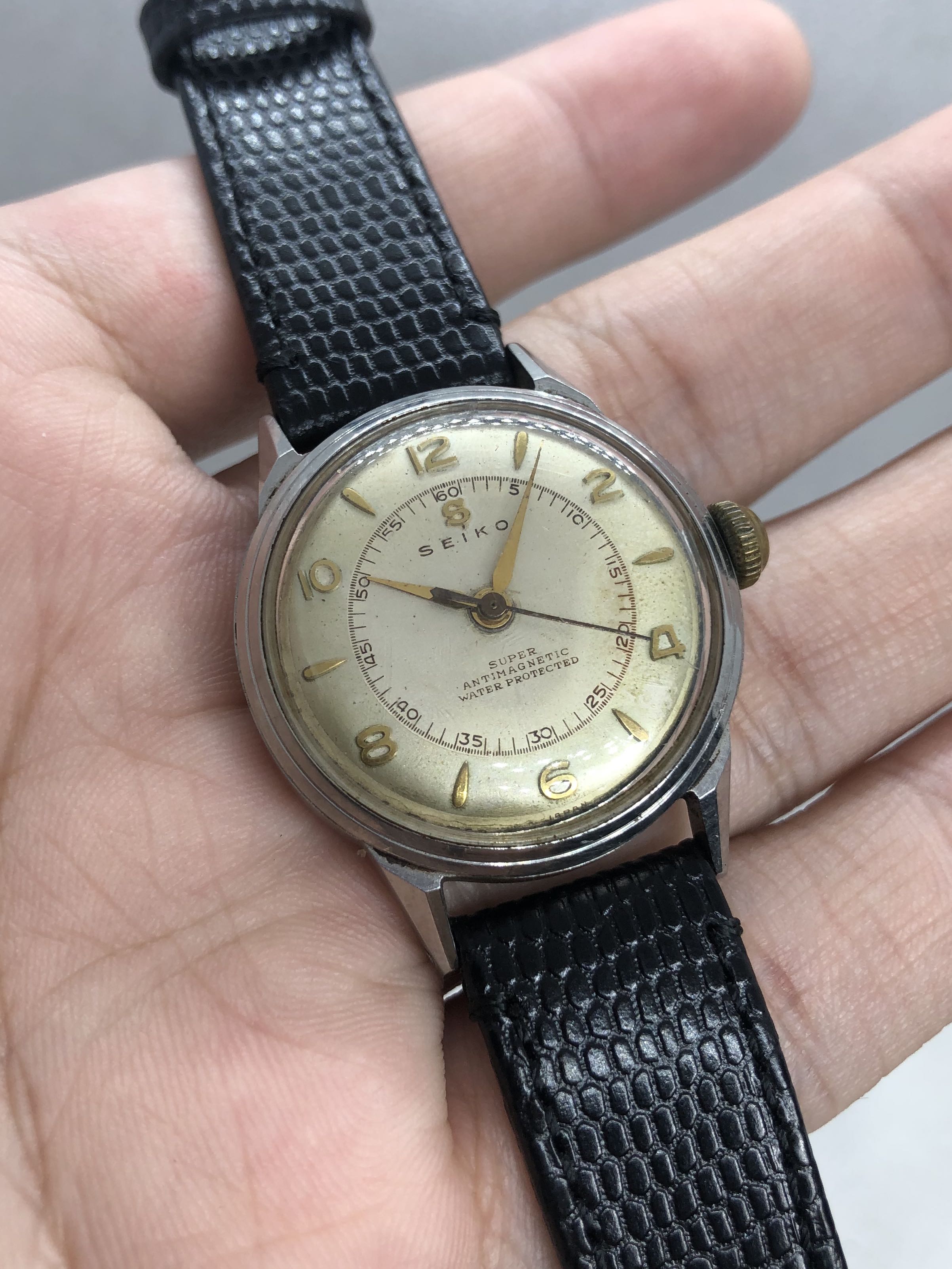 Seiko Super Vintage 1950 s Silver 31mm Winding Watch Luxury