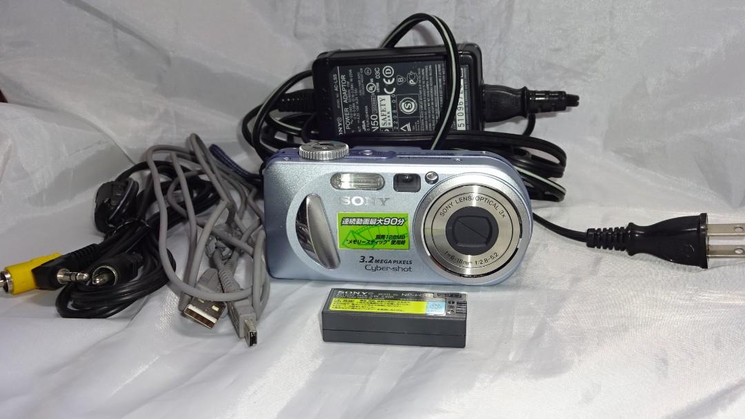 Sony Cybershot DSCP8 3.2 MP digital still camera, Photography, Cameras