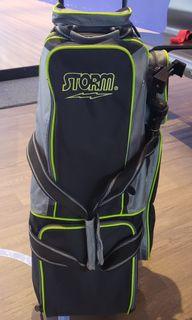 Storm 3 ball bag with wheels