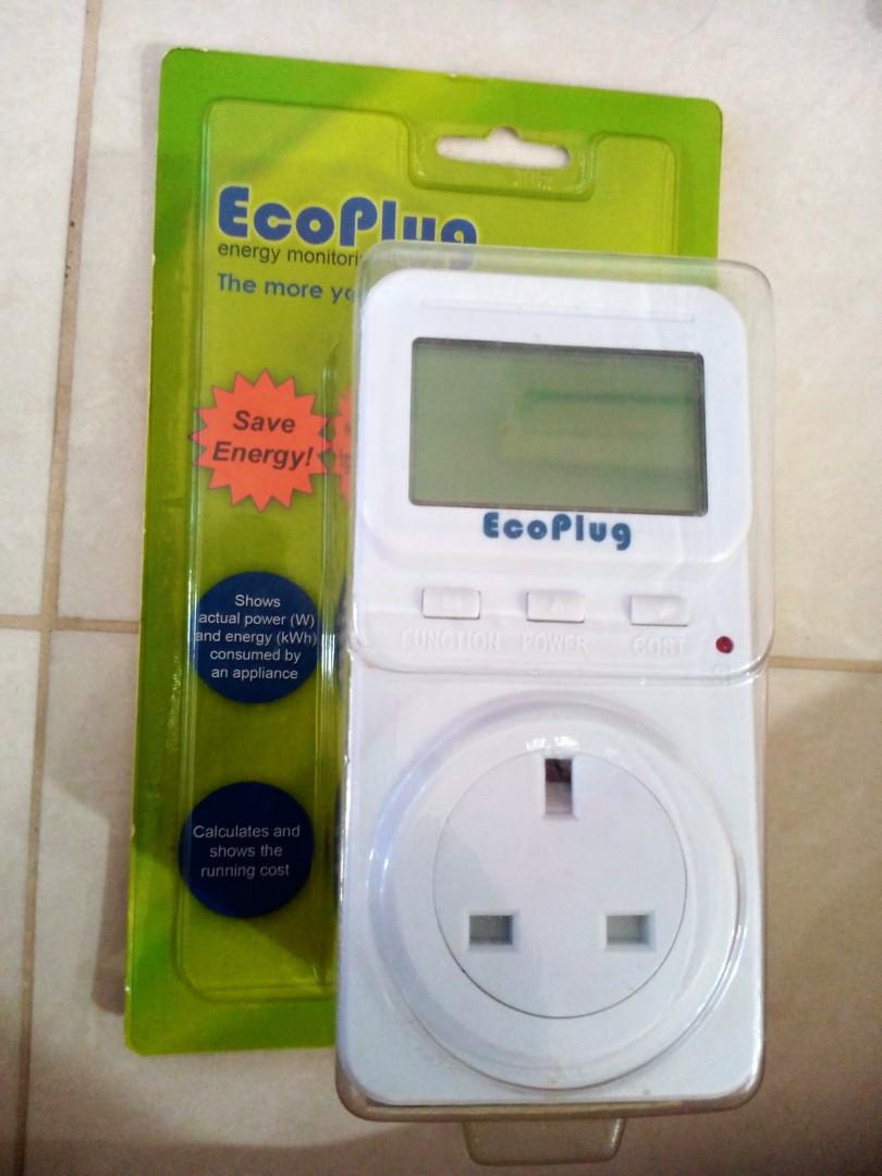 Timer socket (Category: Electrical, Adaptors & Sockets) located in Singapore. Submitted by cjc999 (Listing ID 1140113039, Image 1). Description: Timer socket good for those who need set timer to charge the phone.