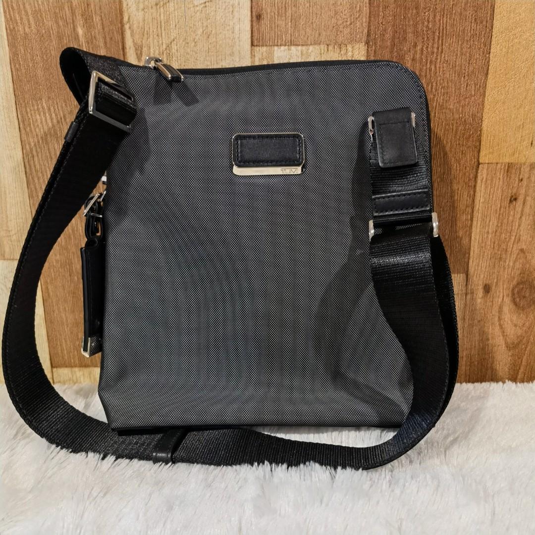 Tumi crossbody arrive owen grey limited original Barang Mewah