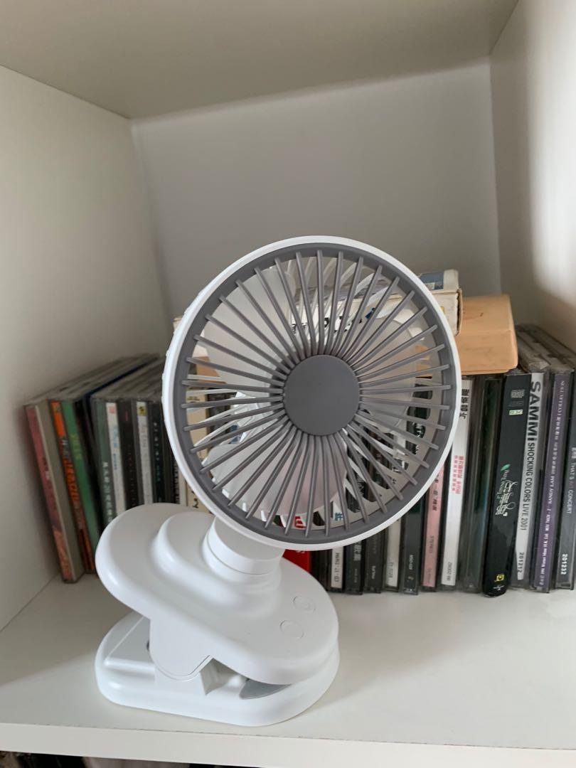 USB charged fan, Furniture & Home Living, Lighting & Fans, Fans on