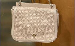 (Category: ) located in . Submitted by daisylah (Listing ID 1140173913, Image 1). Description: .