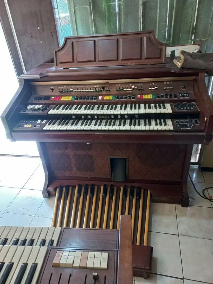Yamaha top electone e70