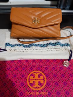 (Category: ) located in . Submitted by lovebranded (Listing ID 1140431233, Image 1). Description: .