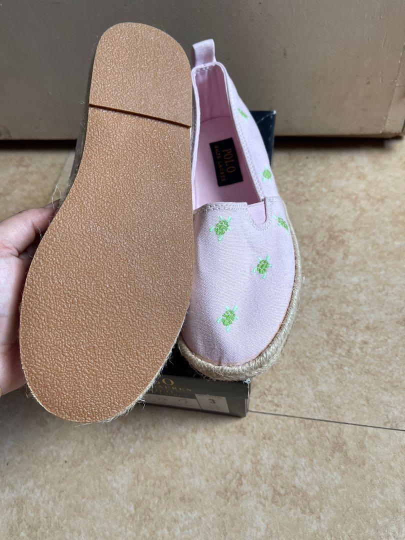 Auth Ralph Lauren Beakon size 3 or 35 (Category: Flats & Sandals) located in Taguig. Submitted by trishb123 (Listing ID 1140295561, Image 2). Description: bnew with tag Bought in RL Hongkong for HK$ 690 or 4500 kept in storgae .