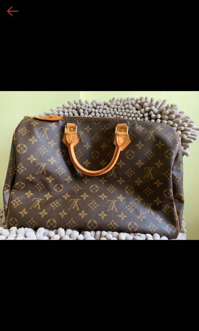 Authentic LV Speedy 35 in monogram (Category: Luxury Bags & Wallets) located in Quezon City. Submitted by icebiscuit8 (Listing ID 1140392994, Image 2). Description: Excellent used condition Rank A With dust bag, lock and key Guaranteed authentic Bought from Japan pawnshop .