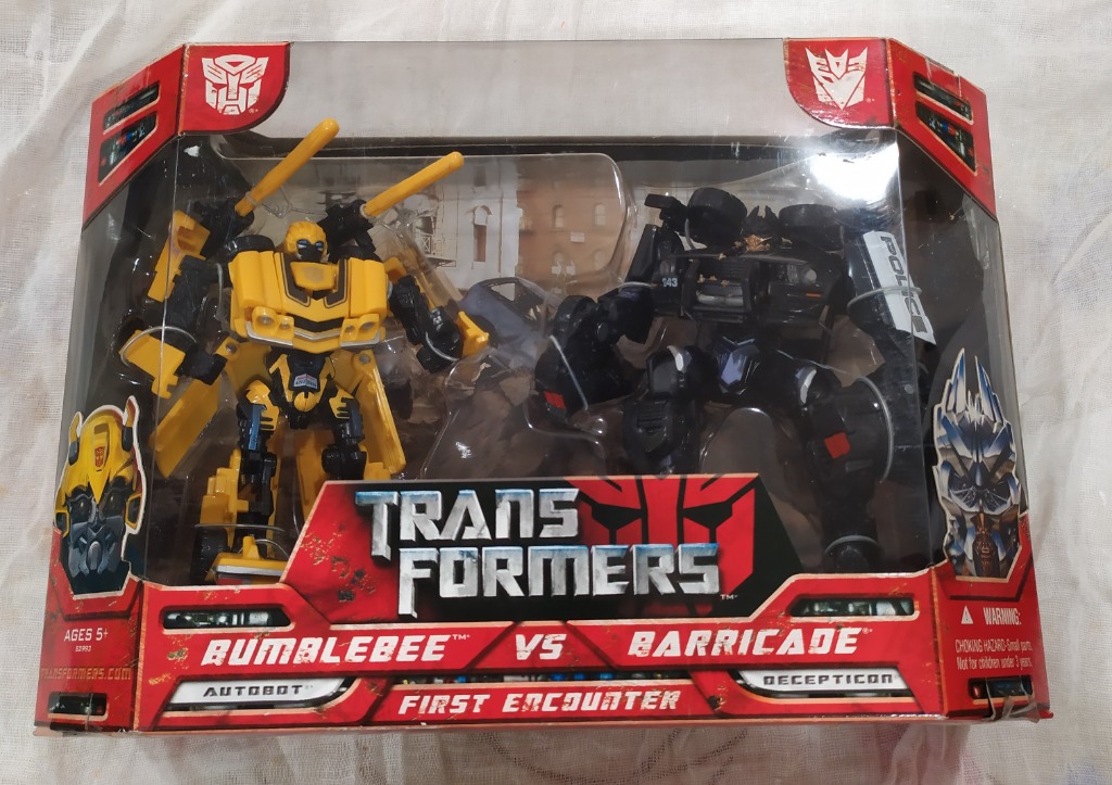 BUMBLEBEE VS BARRICADE TRANSFORMERS HASBRO FIRST ENCOUNTER FRENZY